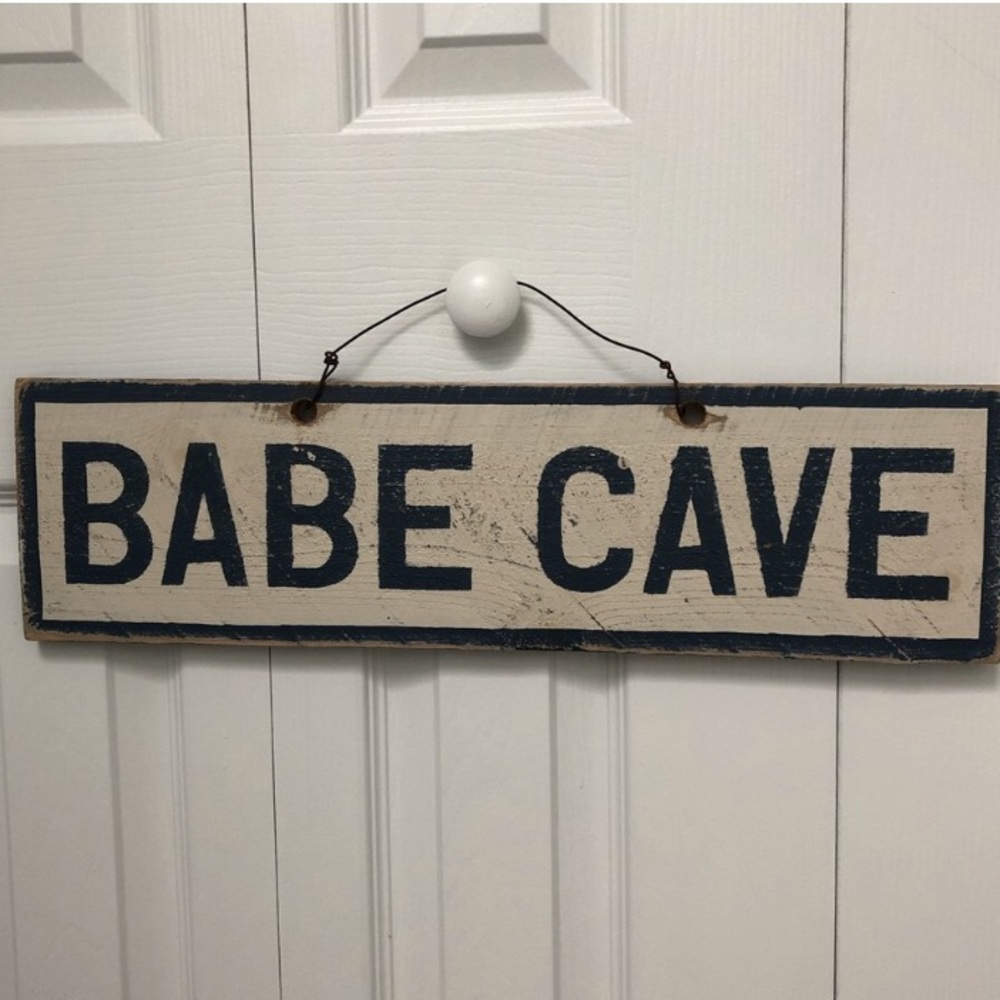 🍒BRANDY MELVILLE BABE CAVE SIGN🍒